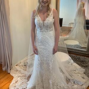 1078 Essense Martina Liana Wedding Dress and Tulle Veil